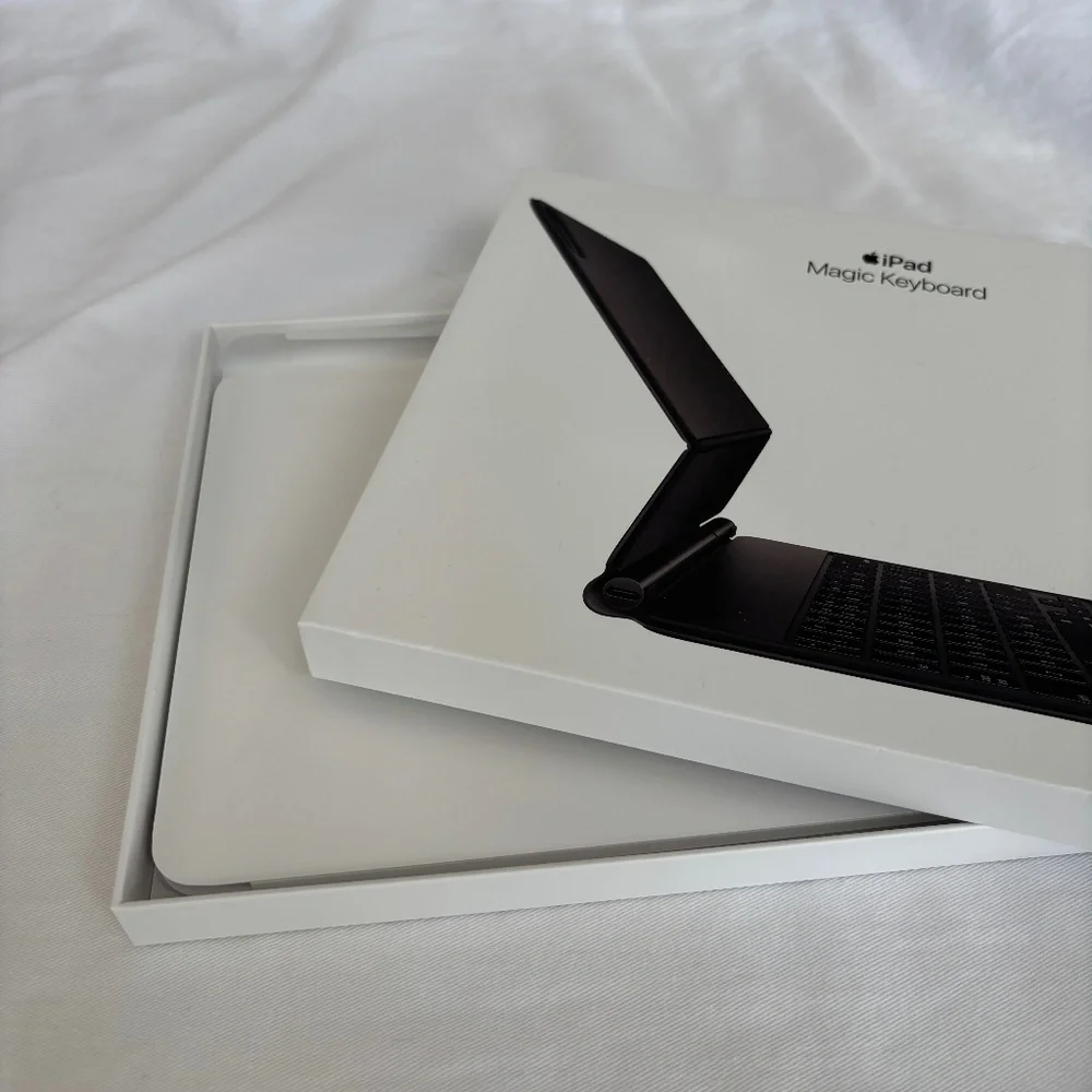 Apple Magic Keyboard Just the Box